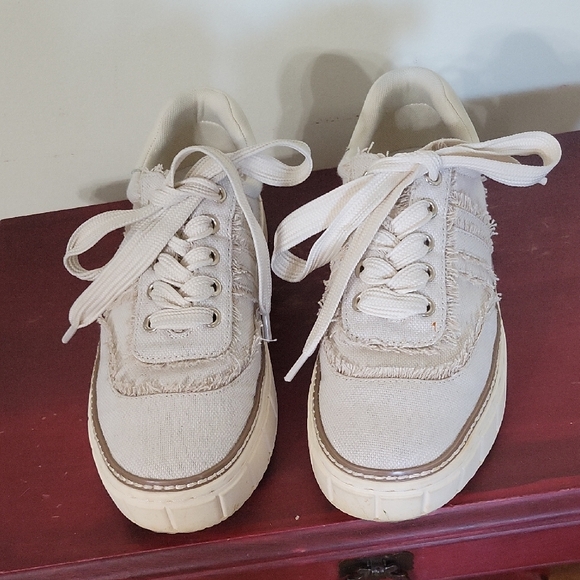 Vince Camuto Shoes - Vince CAMUTO Casual Cream Canvas Sneakers